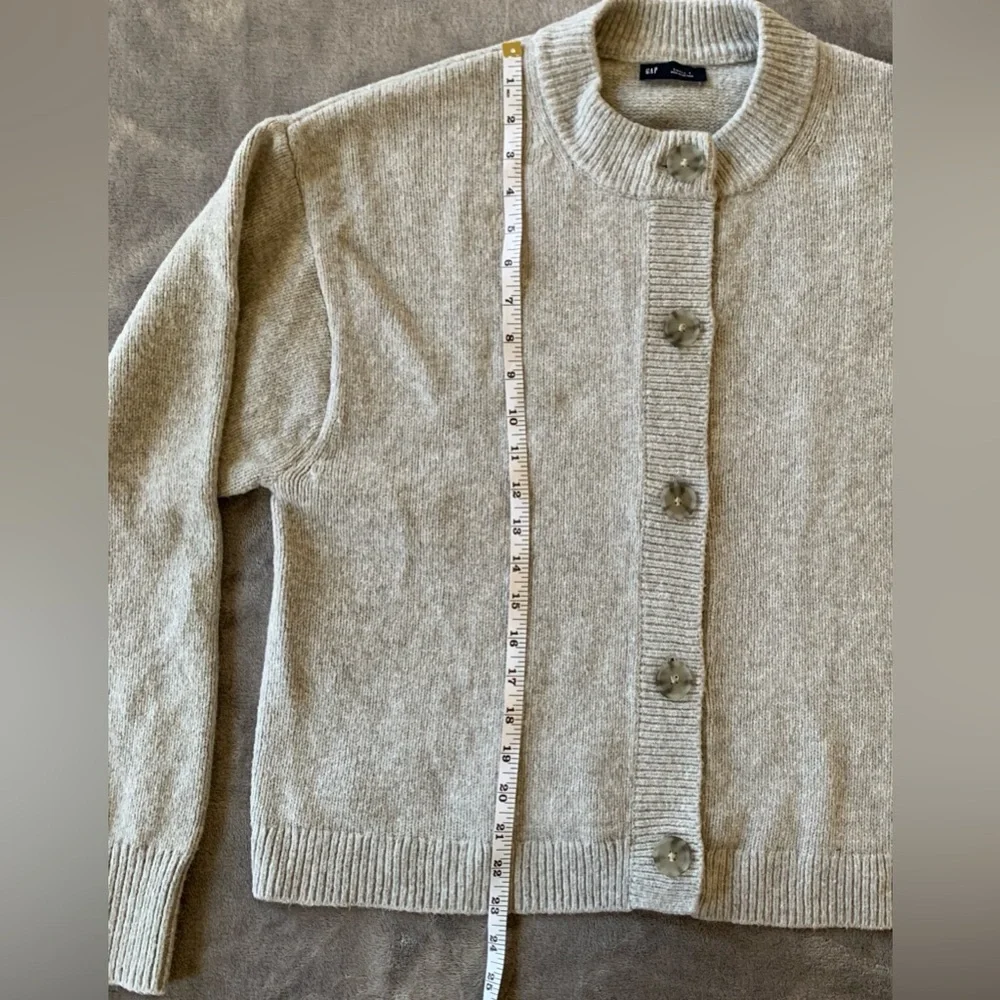 GAP Light grey Button-Front Ribbed Cardigan - Picture 4 of 9
